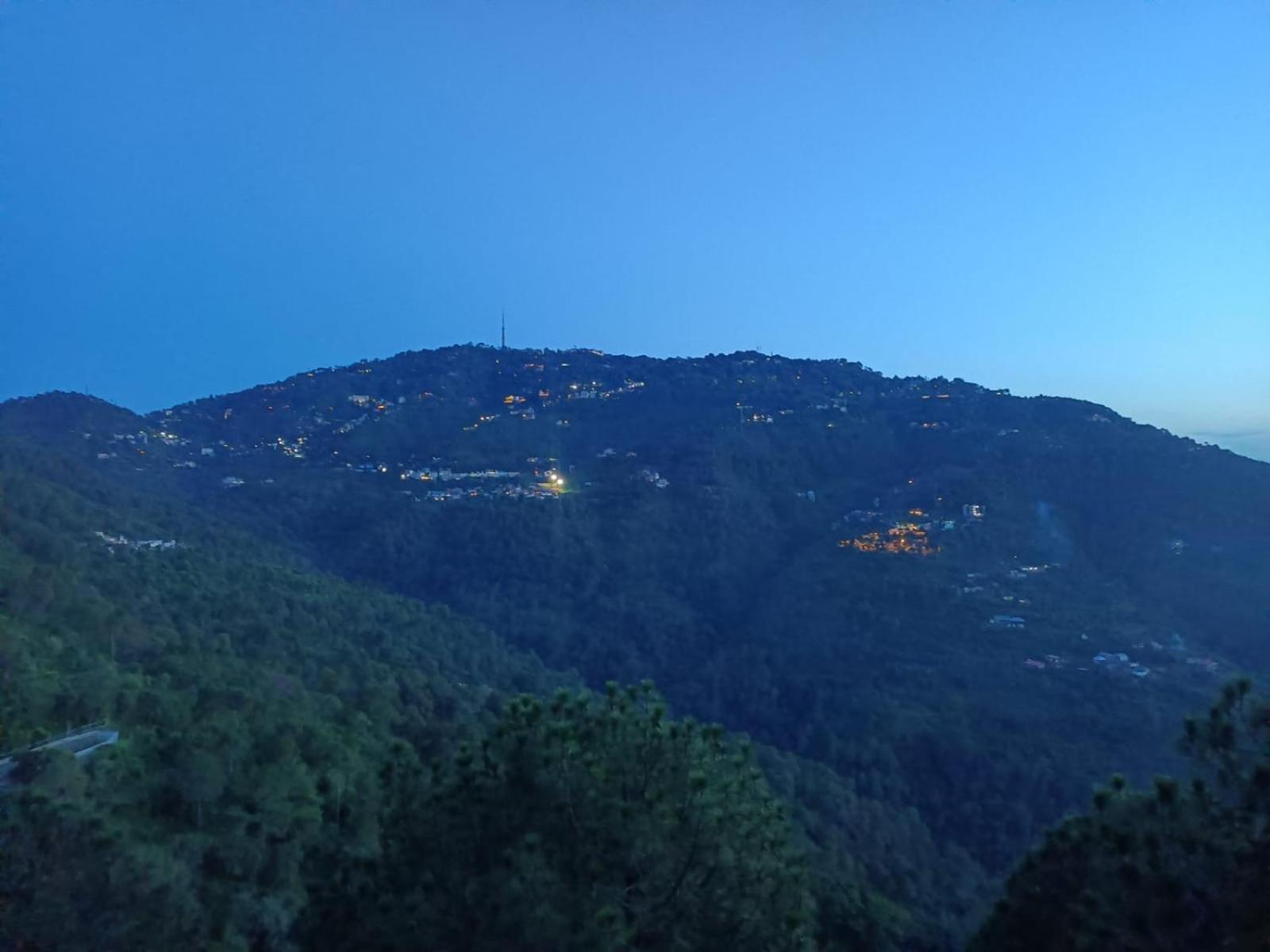 The Western Heights I Serviced Apartments I Pvt Balcony I Lift I Peacefull Area I Family Accomodation I Kasauli I By Exotic Stays Exteriér fotografie